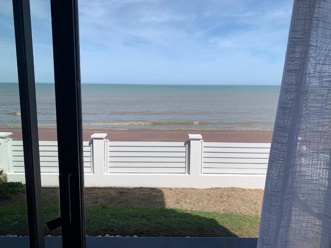 Villa De La Plage, Front De Mer, Juno Beach Bernieres-sur-Mer Bagian luar foto